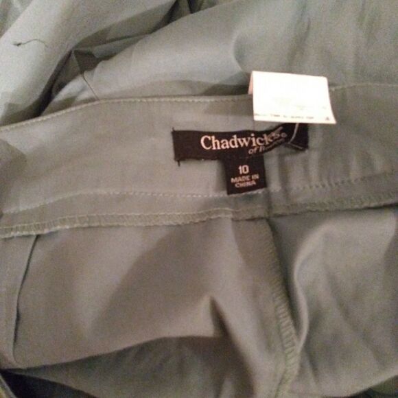 ⬇️⬇️⬇️Chadwick's Three Button Skort - Picture 7 of 7